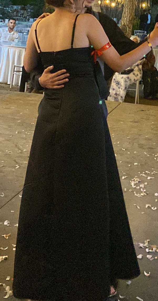 Siyah Askılı Saten Uzun Kadın Abiye - Görsel 3