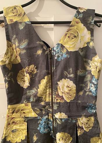 Sarı Çiçekli Straplez Midi Elbise - Görsel 5