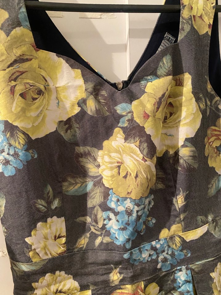 Sarı Çiçekli Straplez Midi Elbise - Görsel 4