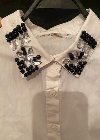 Taş İşlemeli Düğmeli Beyaz Kadın Gömlek - Görsel 2