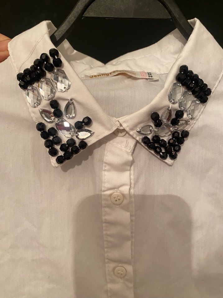 Taş İşlemeli Düğmeli Beyaz Kadın Gömlek - Görsel 2