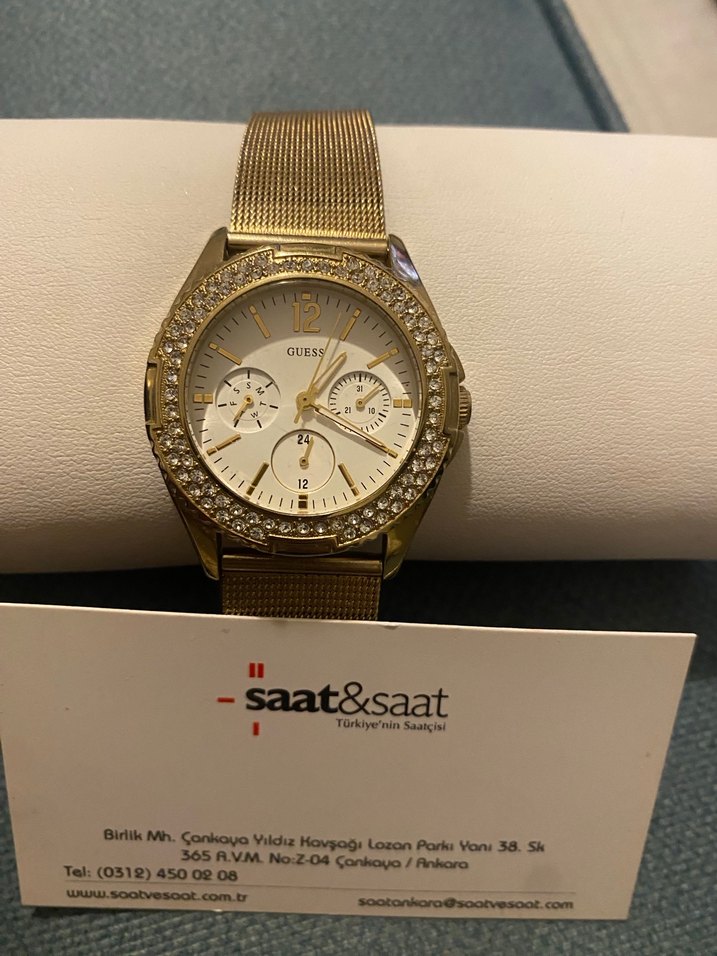 Guess marka ,Altın Renkli Kemerli Kadın Saati - Görsel 3