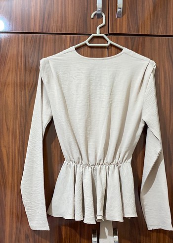 Bej Kemerli V Yaka Kadın Bluz - Görsel 4