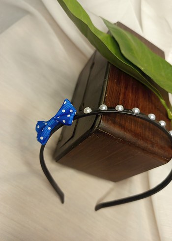 Mavi Fiyonklu inci Boncuklu Çocuk Taç - Görsel 2