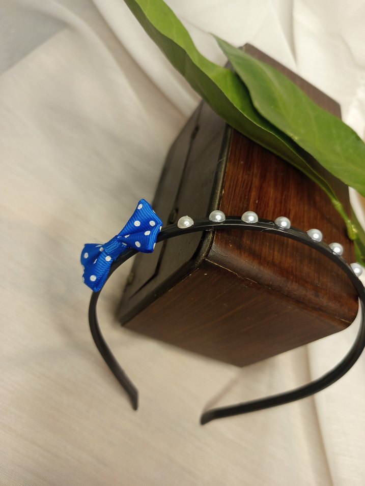 Mavi Fiyonklu inci Boncuklu Çocuk Taç - Görsel 2