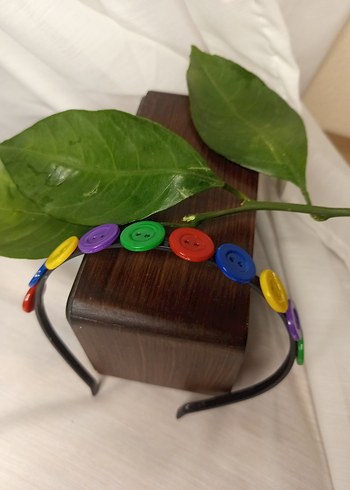 Renkli Düğmeli Çocuk Saç plastik tacı - Görsel 2