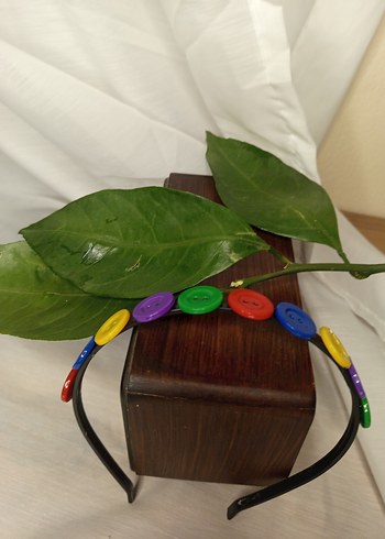 Renkli Düğmeli Çocuk Saç plastik tacı - Görsel 3