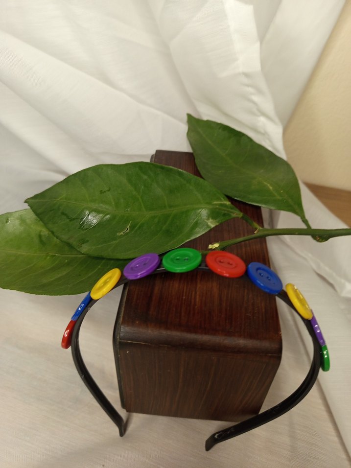 Renkli Düğmeli Çocuk Saç plastik tacı - Görsel 3