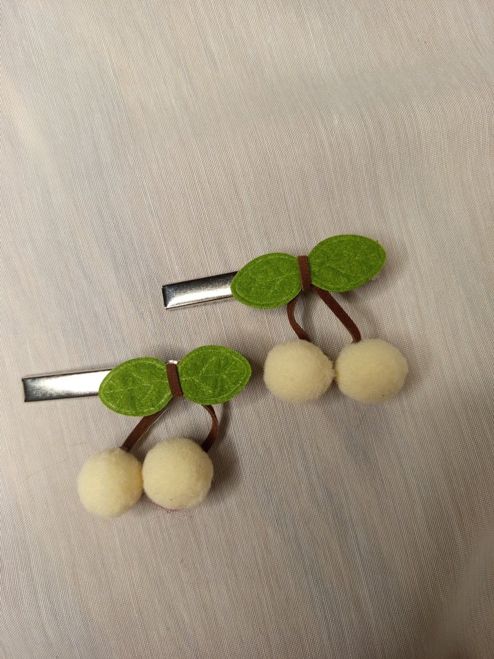 Mandallı Pens Beyaz Nakışlı Çocuk-Yetişkin kirazlı Toka - Görsel 2