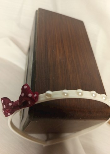 Bordo Puantiyeli Fiyonk Detaylı incili Çocuk Taç - Görsel 4