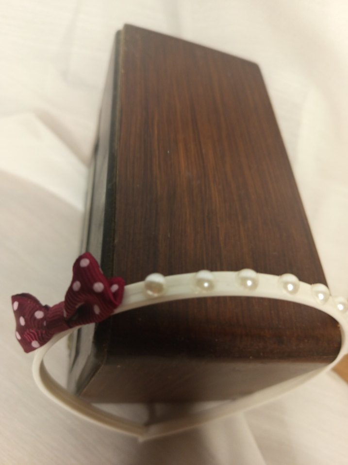 Bordo Puantiyeli Fiyonk Detaylı incili Çocuk Taç - Görsel 4