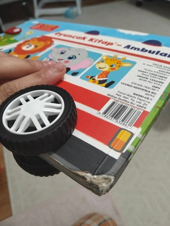 Ambulans Şekilli Renkli Oyuncak Kitap - Görsel 4