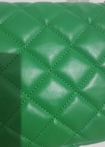 Zincir Detaylı Yeşil Deri Kadın Çanta - Görsel 4