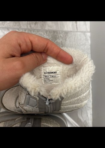 LC Waikiki Kiz Cocuk Beyaz Polar Astarli Cirtcirtli Bot