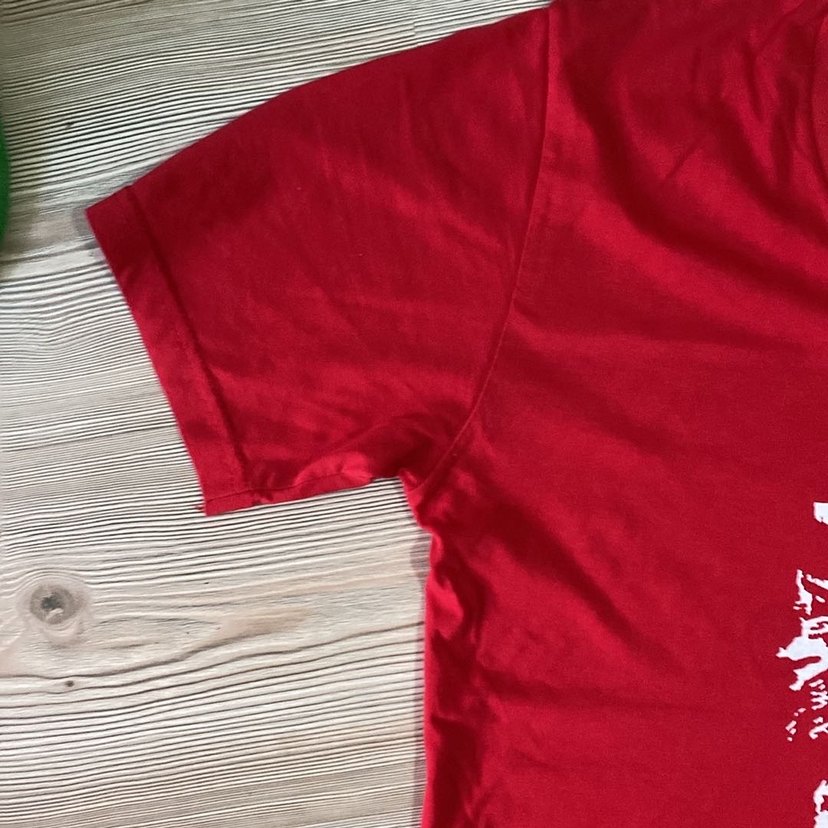 Kırmızı V Yaka Baskılı Erkek tişört - Görsel 3