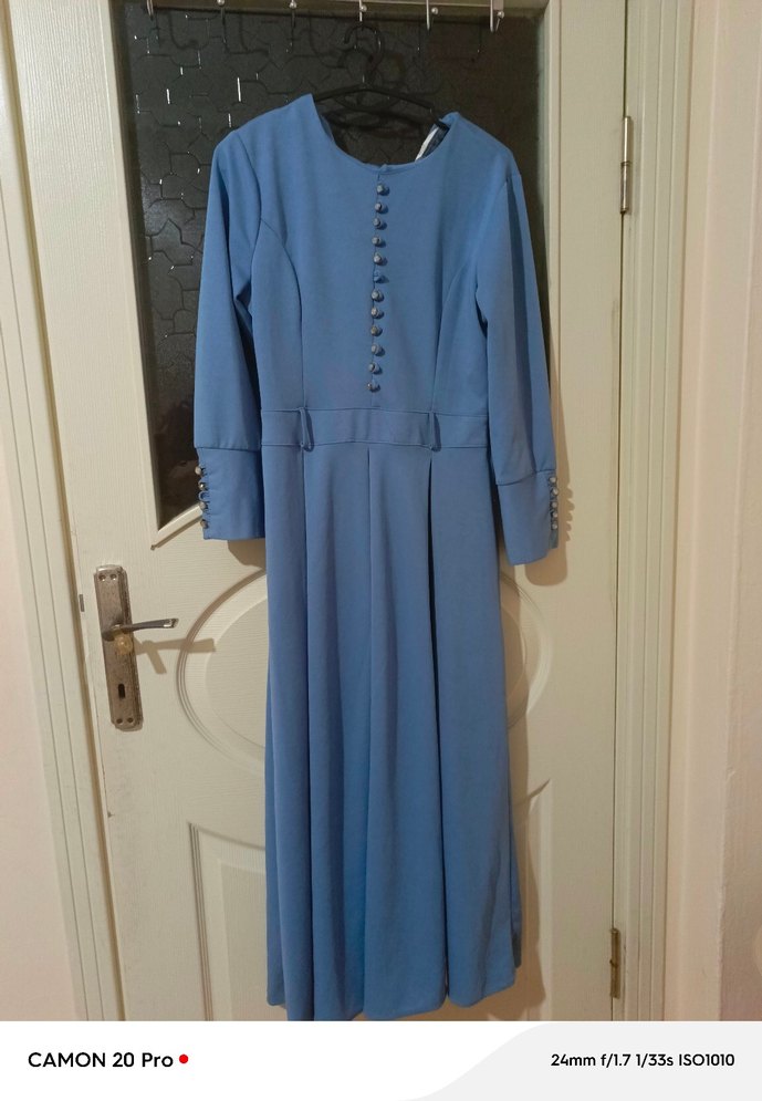 Düğmeli Mavi Uzun Kollu Uzun Elbise - Görsel 3