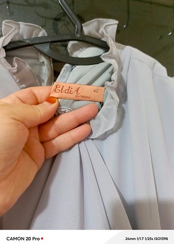 Uzun Gri Fırfırlı Kadın Elbise - Görsel 3