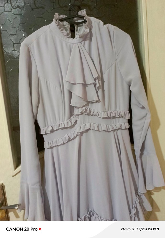 Uzun Gri Fırfırlı Kadın Elbise - Görsel 2