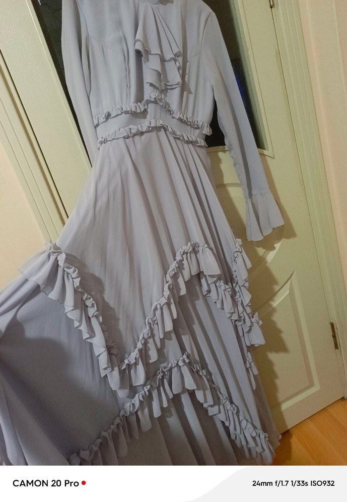 Uzun Gri Fırfırlı Kadın Elbise - Görsel 5