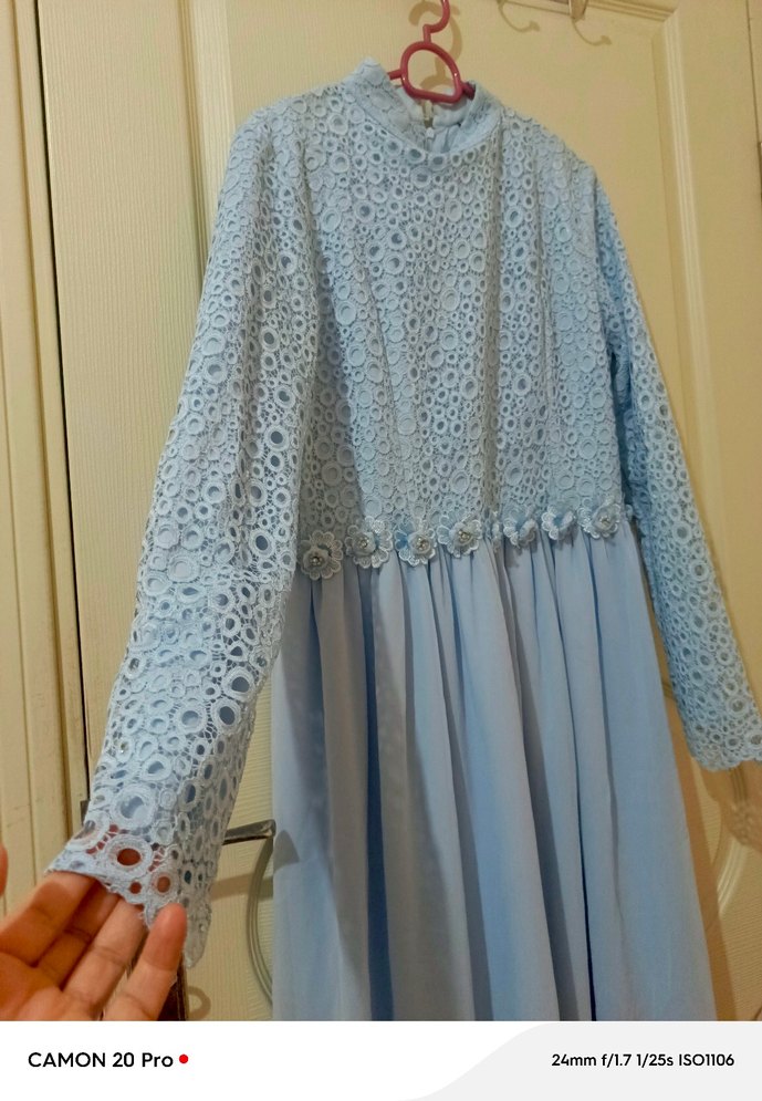 Mavi Nakışlı Uzun Kollu Uzun Elbise - Görsel 2