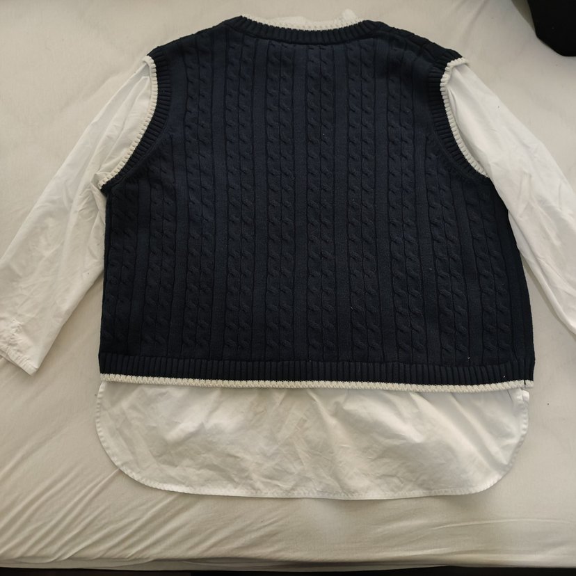 V Yaka Kadın Süveter - Görsel 2