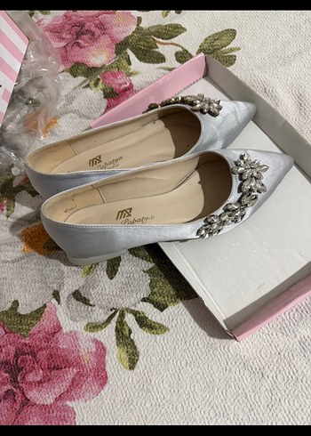 Gri Saten Taşlı Düşük Topuklu Kadın Ayakkabı - Görsel 2