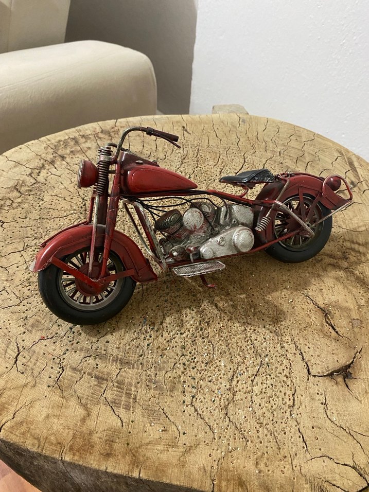 Koyu Kırmızı iki Tekerlekli minyatür Motosiklet Modeli - Görsel 2