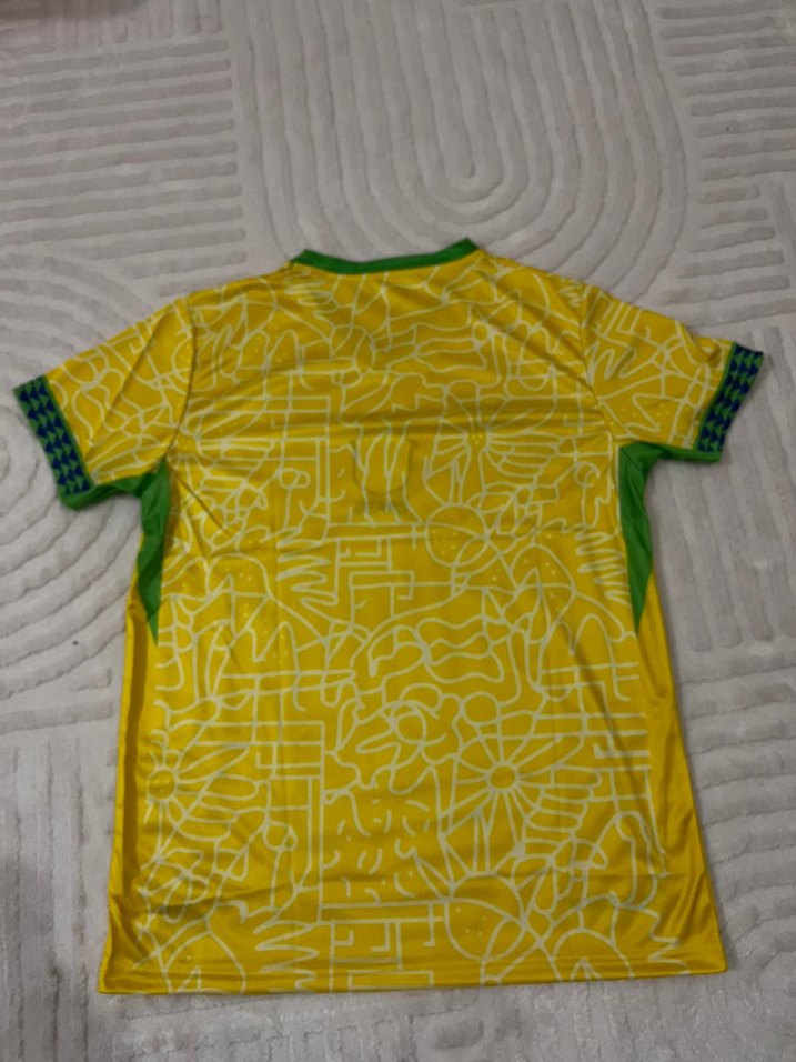 Sarı V Yakalı Erkek Spor Forması - Görsel 2