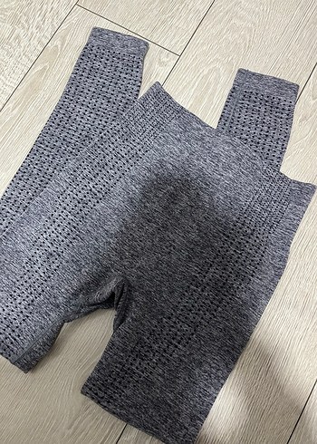 Gri Dikişsiz Spor Tayt - Görsel 3