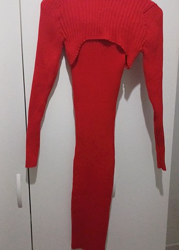 Kırmızı V Yakalı Uzun İnce Elbise - Görsel 2