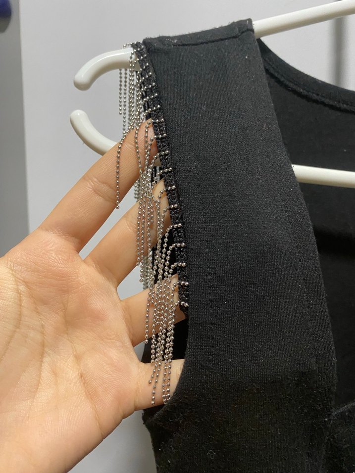 Zincir Detaylı Siyah kısa Elbise - Görsel 3