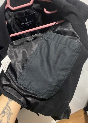 Stradivarius Siyah kısa blazer ceket - Görsel 4