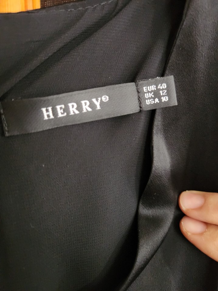 HERRY Siyah Elbise  EUR 40  Kemer Detaylı - Görsel 4