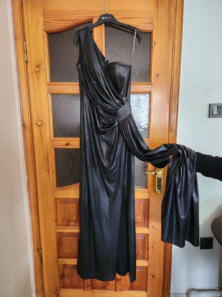 ECRIN | Kullanılmamış | Tek Omuz Drapeli Siyah Uzun Elbise  38 - Görsel 5