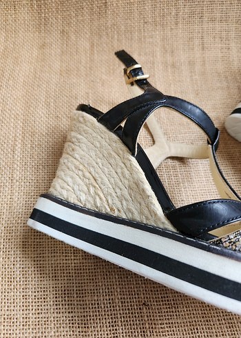 Beppo Hakiki Deri Dolgu Topuk Sandalet 37  Temiz - Görsel 6