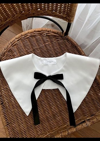 Fiyonklu Siyah Kadın Broş - Görsel 2