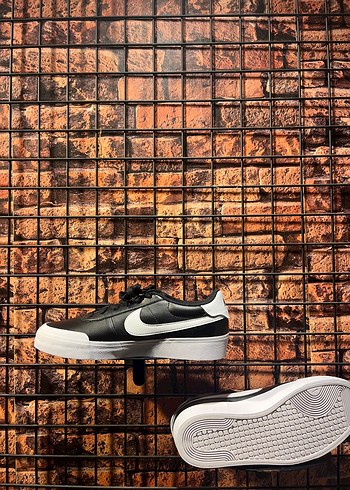 Nike Siyah Beyaz Dusuk Bilekli Sneaker