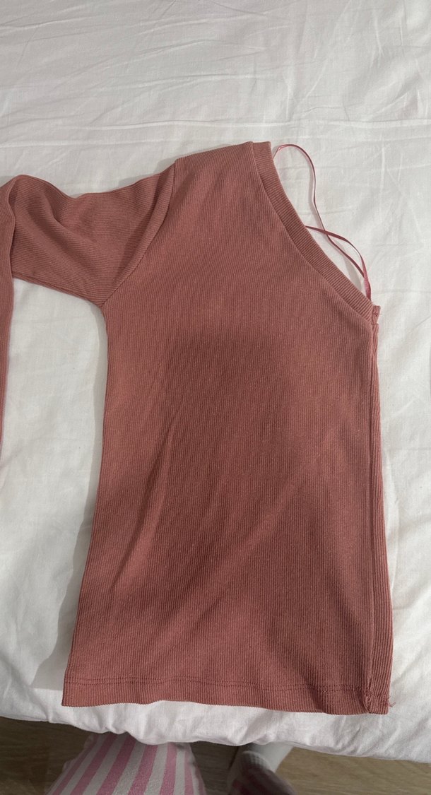 Tek Kollu Pudra Renkli Kadın Kazak - Görsel 3