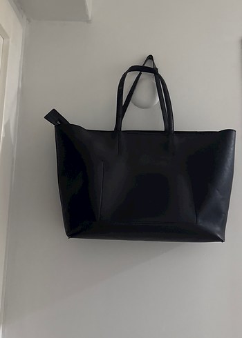 Calvin Klein Siyah Deri Fermuarlı Kadın Çantası - Görsel 2