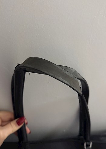 Calvin Klein Siyah Deri Fermuarlı Kadın Çantası - Görsel 3