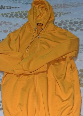 Sarı Kapüşonlu Fermuarlı Unisex Galatasaray Armalı Hırka - Görsel 2