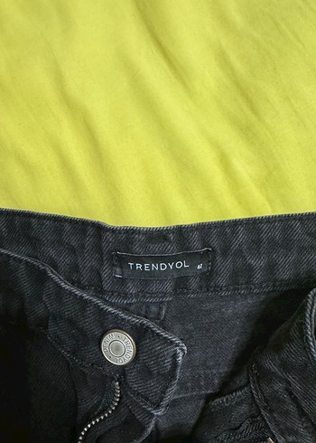 Siyah Kemerli Kadın Mini Kot Şort - Görsel 3