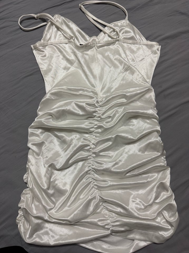 Beyaz Drapeli saten Mini Elbise - Görsel 4