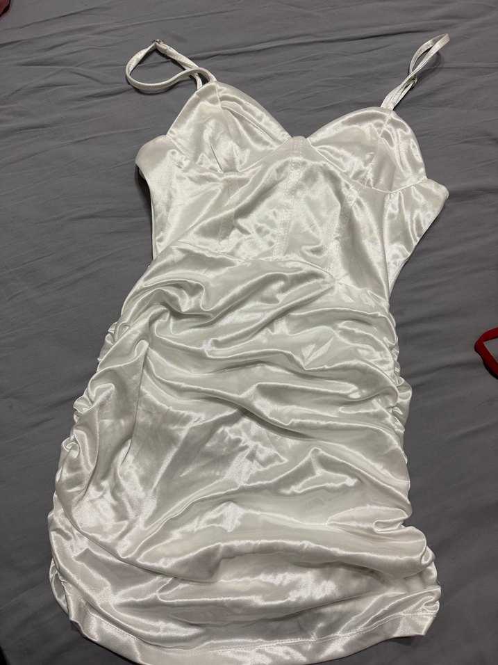 Beyaz Drapeli saten Mini Elbise - Görsel 2