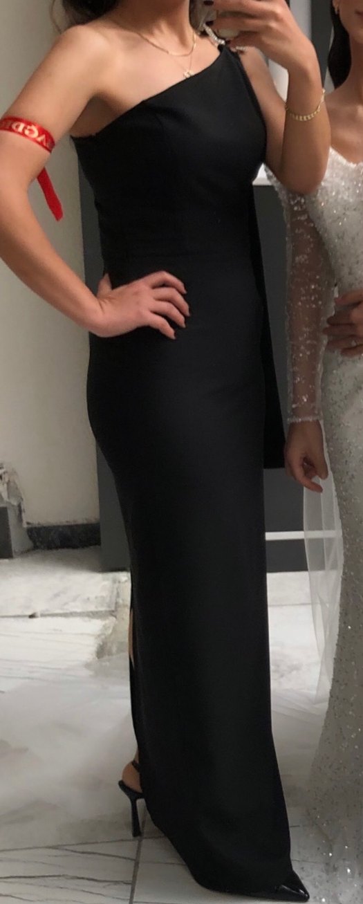 Siyah tek omuz elbise - Görsel 5