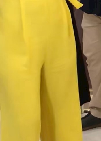 Sarı Midi Askılı Kemerli Kadın Tulum - Görsel 3