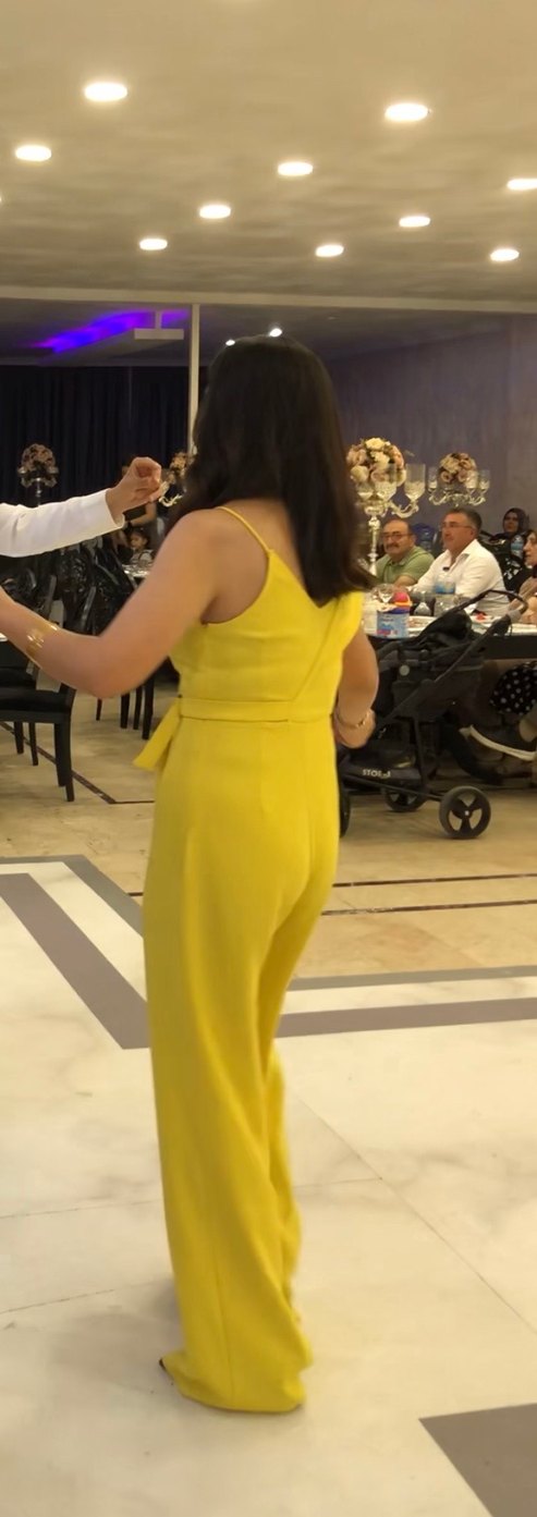 Sarı Midi Askılı Kemerli Kadın Tulum - Görsel 2