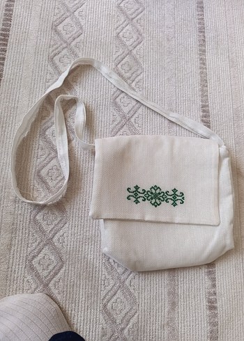 Nakışlı Beyaz Kadın Çantası - Görsel 3