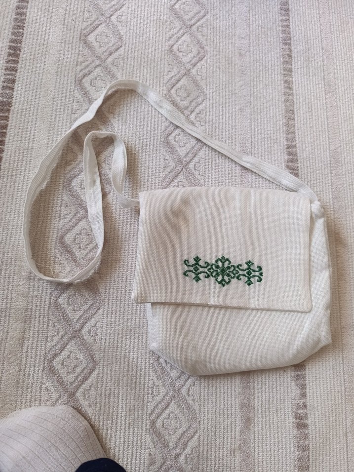 Nakışlı Beyaz Kadın Çantası - Görsel 3
