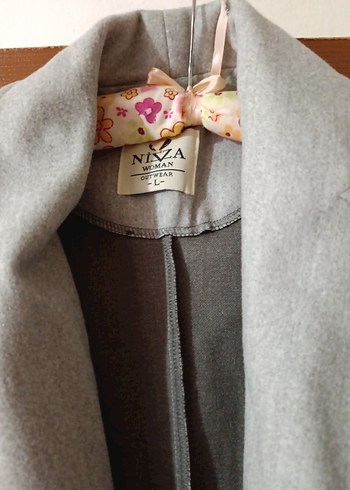 Açık gri kemerli kaban - Görsel 4